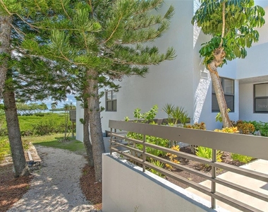 817 Bayport Way - Photo Thumbnail 2