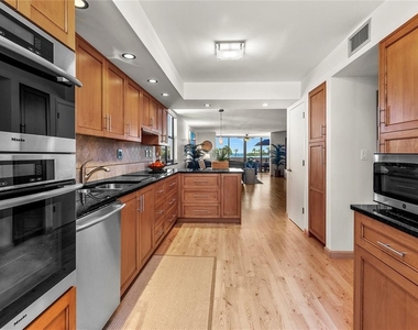 817 Bayport Way - Photo Thumbnail 16