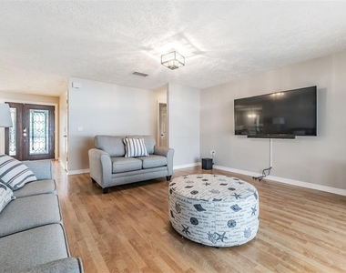 1 Fernery Lane - Photo Thumbnail 17