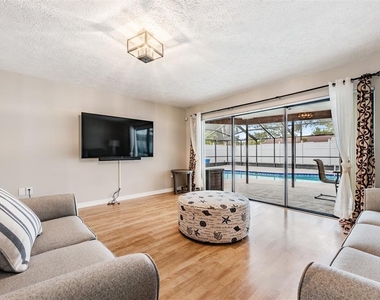 1 Fernery Lane - Photo Thumbnail 20