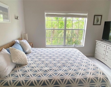2121 Heron Lake Drive - Photo Thumbnail 12