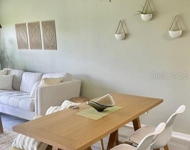 2121 Heron Lake Drive - Photo Thumbnail 9