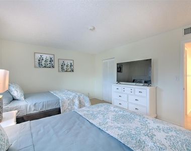 833 Bayport Way - Photo Thumbnail 24