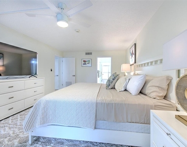 833 Bayport Way - Photo Thumbnail 16
