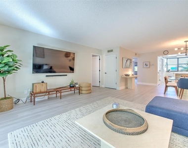 805 Bayport Way - Photo Thumbnail 16