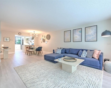 805 Bayport Way - Photo Thumbnail 14