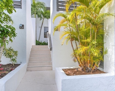 805 Bayport Way - Photo Thumbnail 1