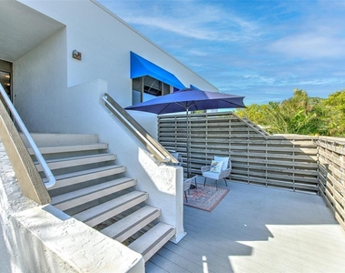 805 Bayport Way - Photo Thumbnail 2