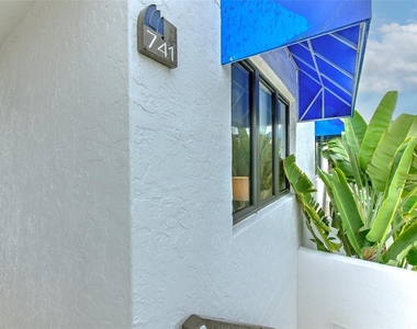 741 Bayport Way - Photo Thumbnail 3