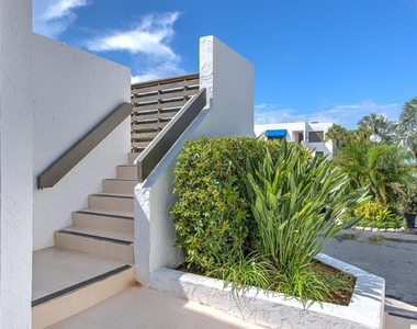 522 Bayport Way - Photo Thumbnail 1