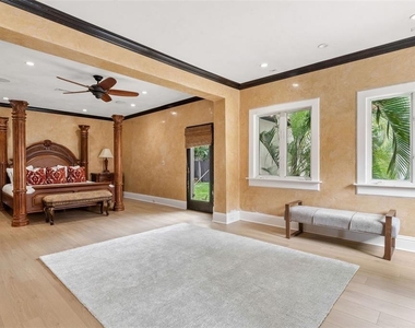 100 W Davis Boulevard - Photo Thumbnail 12
