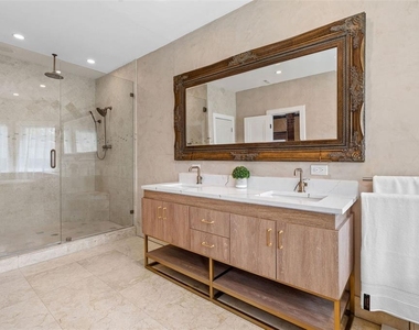 100 W Davis Boulevard - Photo Thumbnail 17