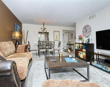 1257 S Portofino Drive - Photo Thumbnail 5