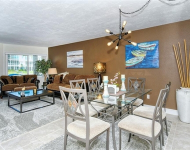 1257 S Portofino Drive - Photo Thumbnail 7