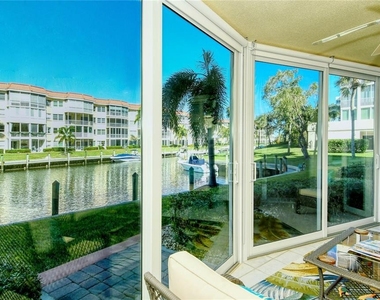 1257 S Portofino Drive - Photo Thumbnail 15