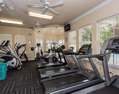 2307 Silver Palm Dr - Photo Thumbnail 23