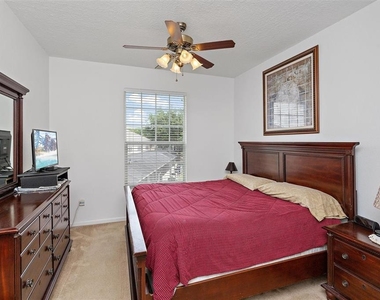 2307 Silver Palm Dr - Photo Thumbnail 11
