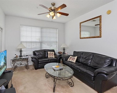 2307 Silver Palm Dr - Photo Thumbnail 8