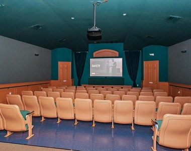 2307 Silver Palm Dr - Photo Thumbnail 24