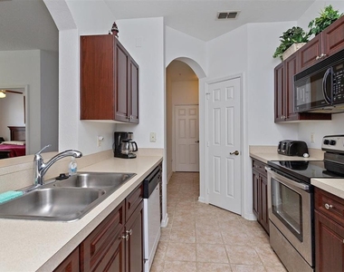 2307 Silver Palm Dr - Photo Thumbnail 2