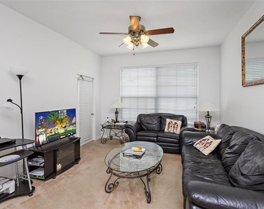 2307 Silver Palm Dr - Photo Thumbnail 9