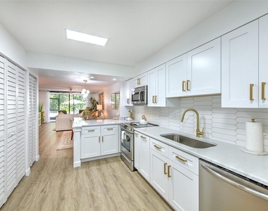 517 Bayport Way - Photo Thumbnail 9