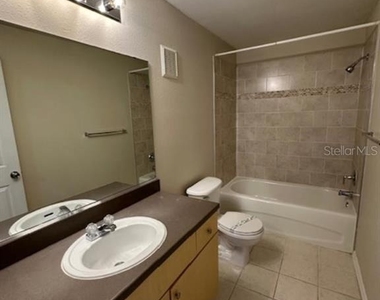 727 Siena Palm Drive - Photo Thumbnail 11