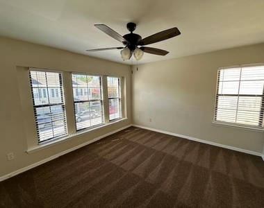 727 Siena Palm Drive - Photo Thumbnail 6