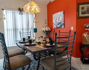 2703 Chatham - Photo Thumbnail 14