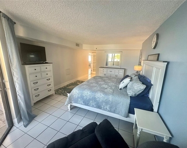 6035 Sea Ranch Drive - Photo Thumbnail 16
