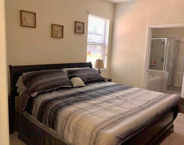 5465 Misty Oak Circle - Photo Thumbnail 14