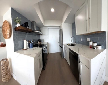 3806 Gulf Of Mexico Drive - Photo Thumbnail 10