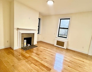 East 50th Street - Photo Thumbnail 12