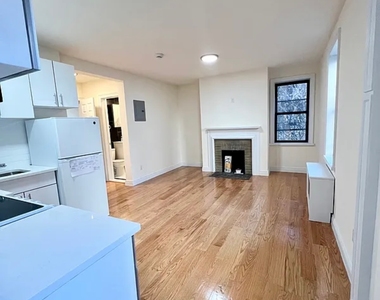 East 50th Street - Photo Thumbnail 15