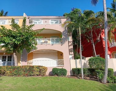 Las Casitas Village 1 Ave Conquistador - Photo Thumbnail 10