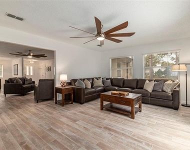 1900 Nw 73rd Terrace - Photo Thumbnail 15