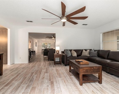 1900 Nw 73rd Terrace - Photo Thumbnail 16