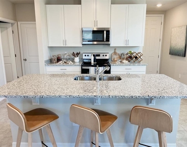8683 Holly Grove Court - Photo Thumbnail 16