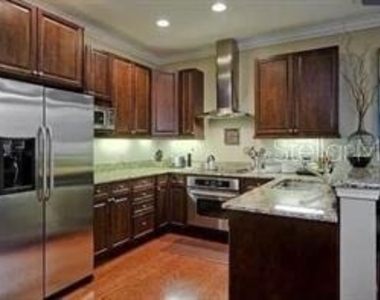 107 S Packwood Avenue - Photo Thumbnail 34
