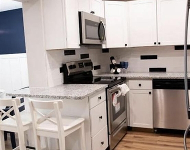 265 W Towne Place - Photo Thumbnail 5
