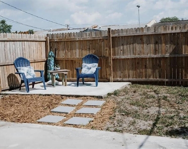 265 W Towne Place - Photo Thumbnail 12
