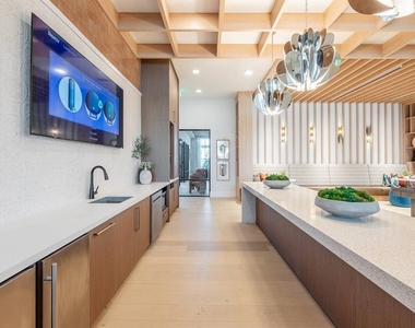 3020 Base Boulevard - Photo Thumbnail 21