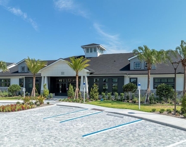 3020 Base Boulevard - Photo Thumbnail 8