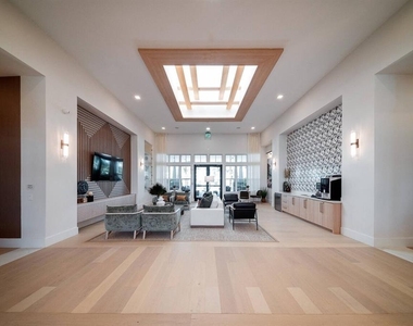 3020 Base Boulevard - Photo Thumbnail 10