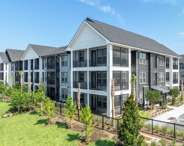 3020 Base Boulevard - Photo Thumbnail 7