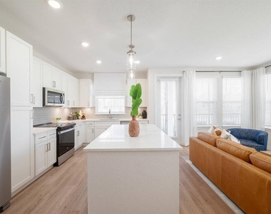3020 Base Boulevard - Photo Thumbnail 59