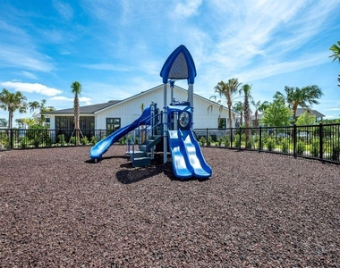 3020 Base Boulevard - Photo Thumbnail 27