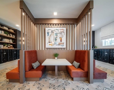 3020 Base Boulevard - Photo Thumbnail 15