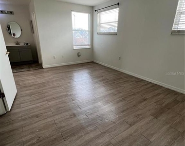 711 Caribbean Drive - Photo Thumbnail 12