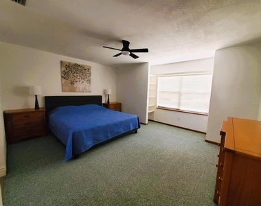 2924 Cottage Grove Court - Photo Thumbnail 14